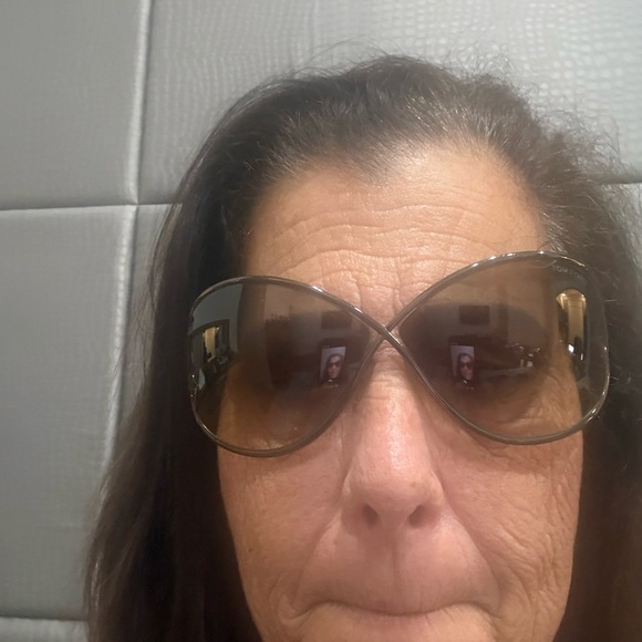 Tom Ford Shiny dark bronze sunglasses. In great condition. - Picture 13 of 13